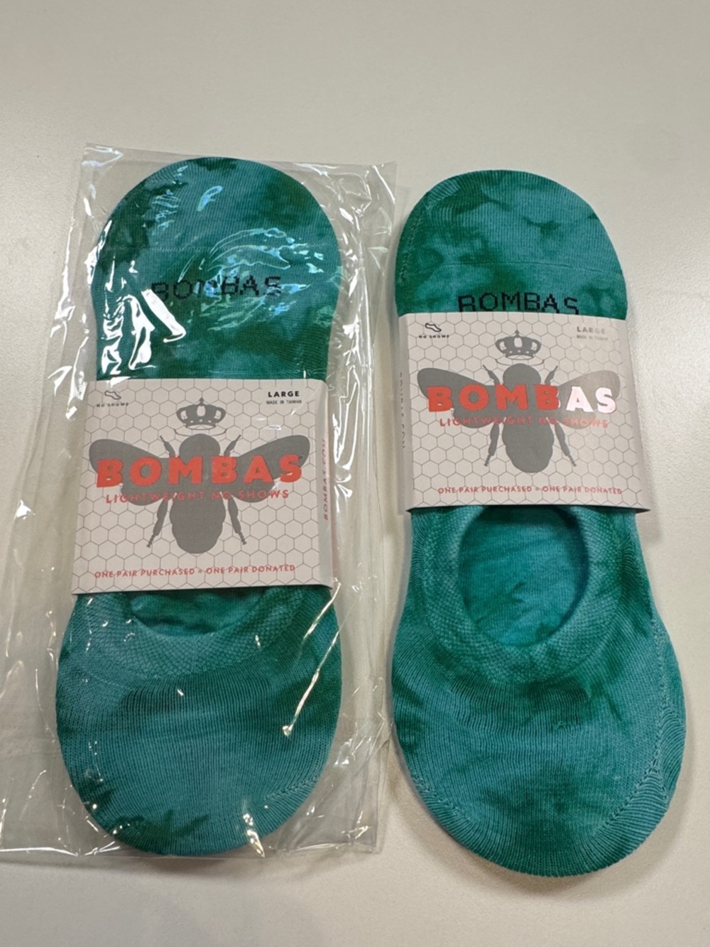 Bombas NWT Tie Dye No Show Socks 2 PR SZ: Large fits women 7-9 Color: Green